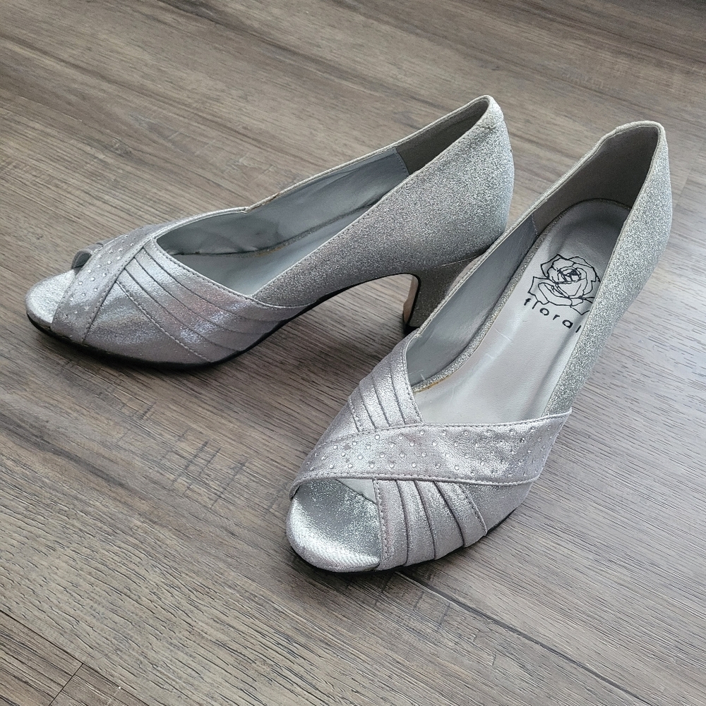 Size 8.5W Sparkly Heels!